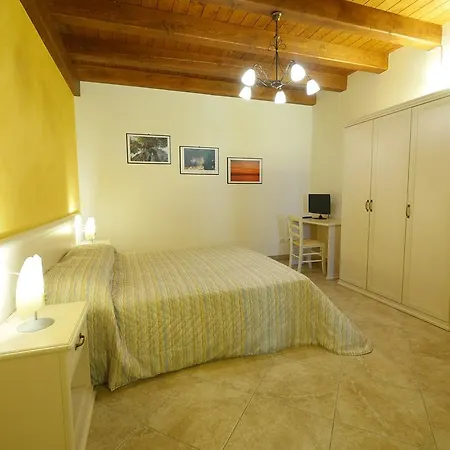 Tenuta Cavalieri Farm stay Leverano